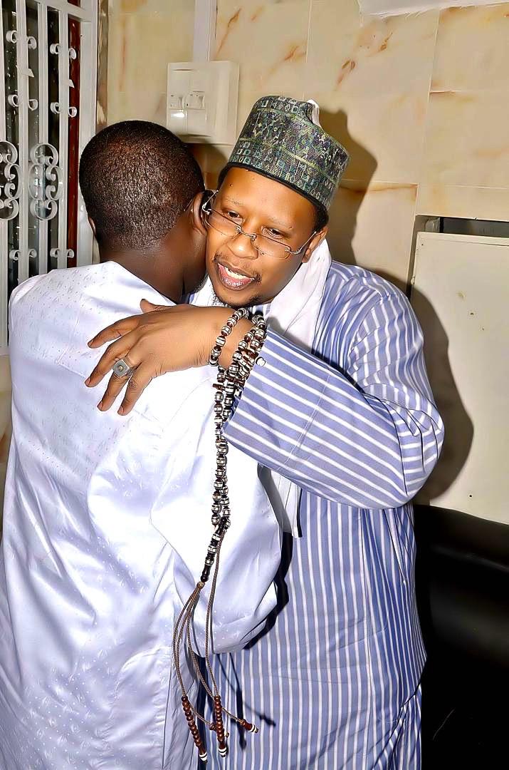 Ziara annuelle de Thierno Mountaga Daha Tall : Le DG de la RTS, chez la famille Oumarienne