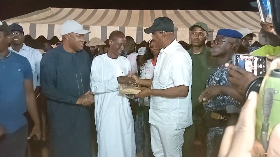 Podor – Finale Championnat Populaire : Le parrain, Dr Cheikhou Oumar Ba, gâte la Jeunesse du département